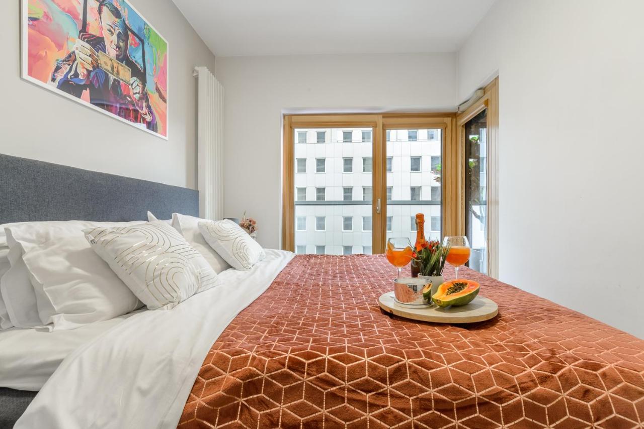 Lumina Luxury Apartments In Mennica Residence Варшава Экстерьер фото