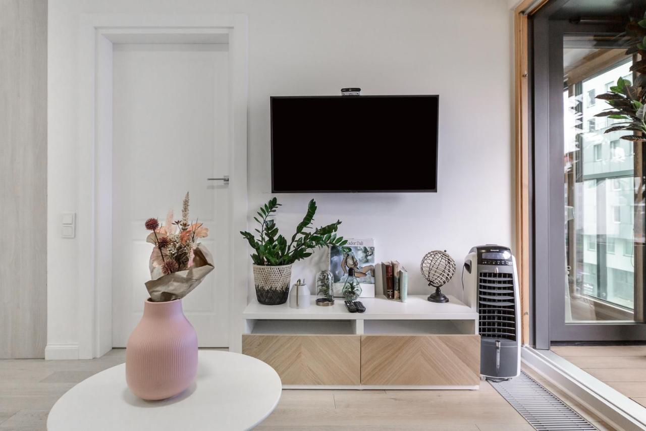 Lumina Luxury Apartments In Mennica Residence Варшава Экстерьер фото