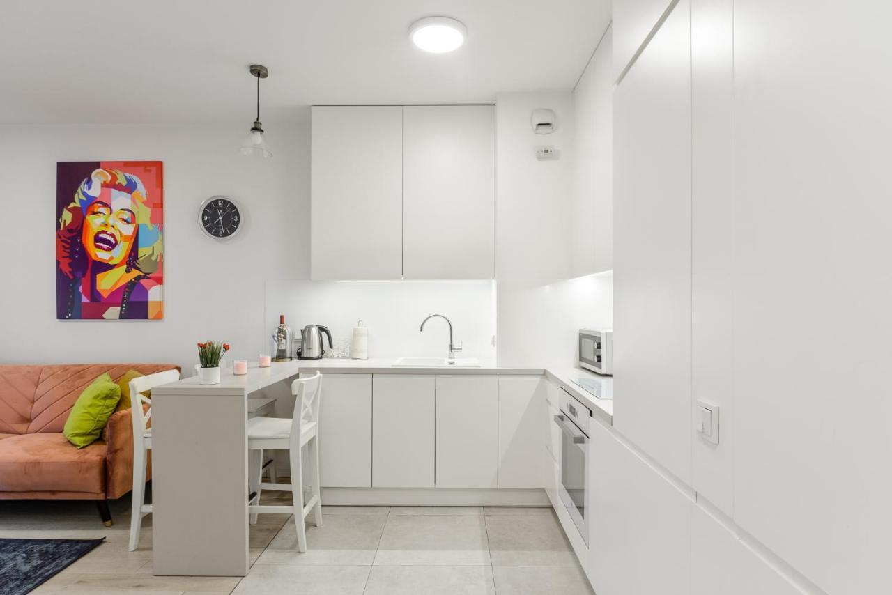 Lumina Luxury Apartments In Mennica Residence Варшава Экстерьер фото